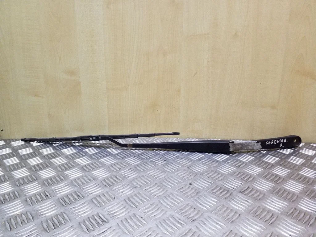 Front wiper blade arm – right