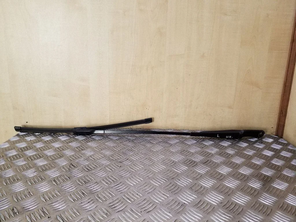 Front wiper blade arm 4G2955407C