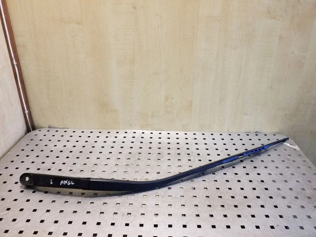 Front wiper blade arm – left