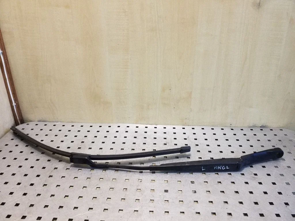 Front wiper blade arm 97036203