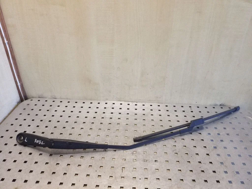 Front wiper blade arm 30753529