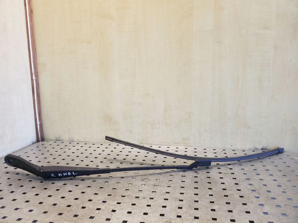 Front wiper blade arm 30753530