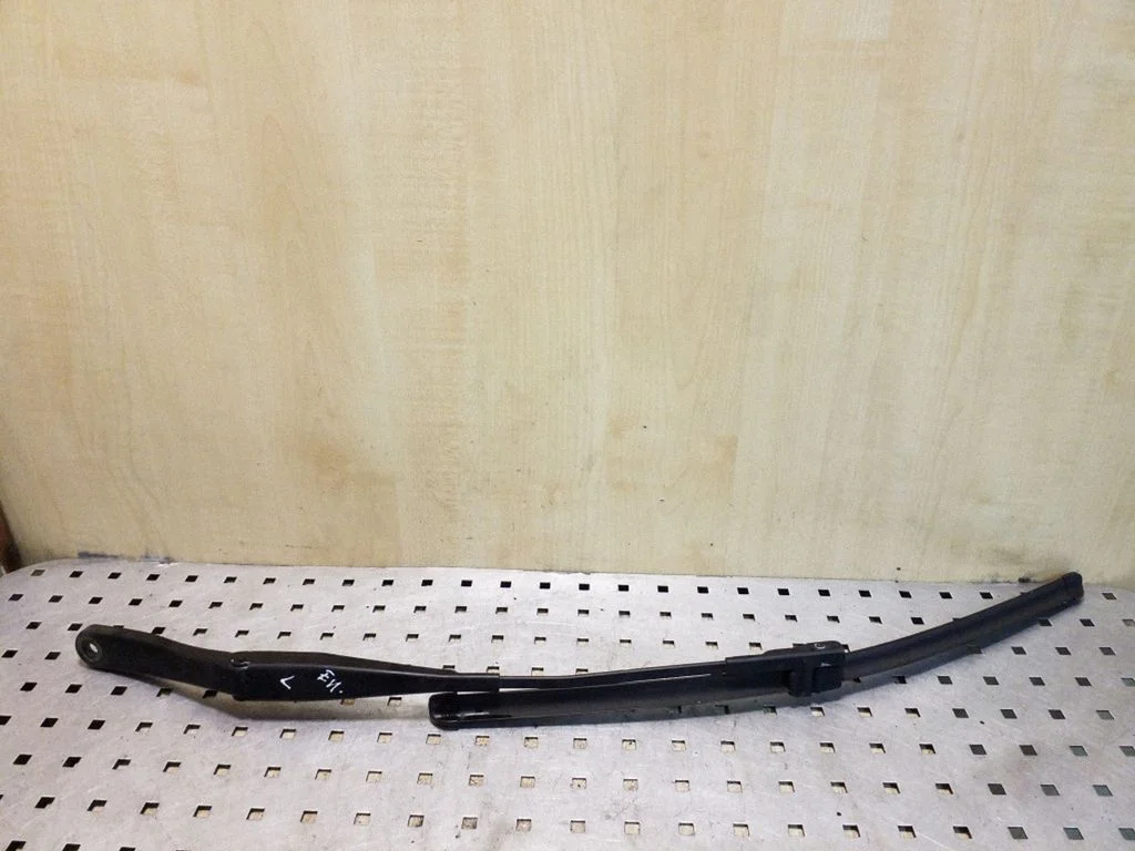 Front wiper blade arm 13111219LH