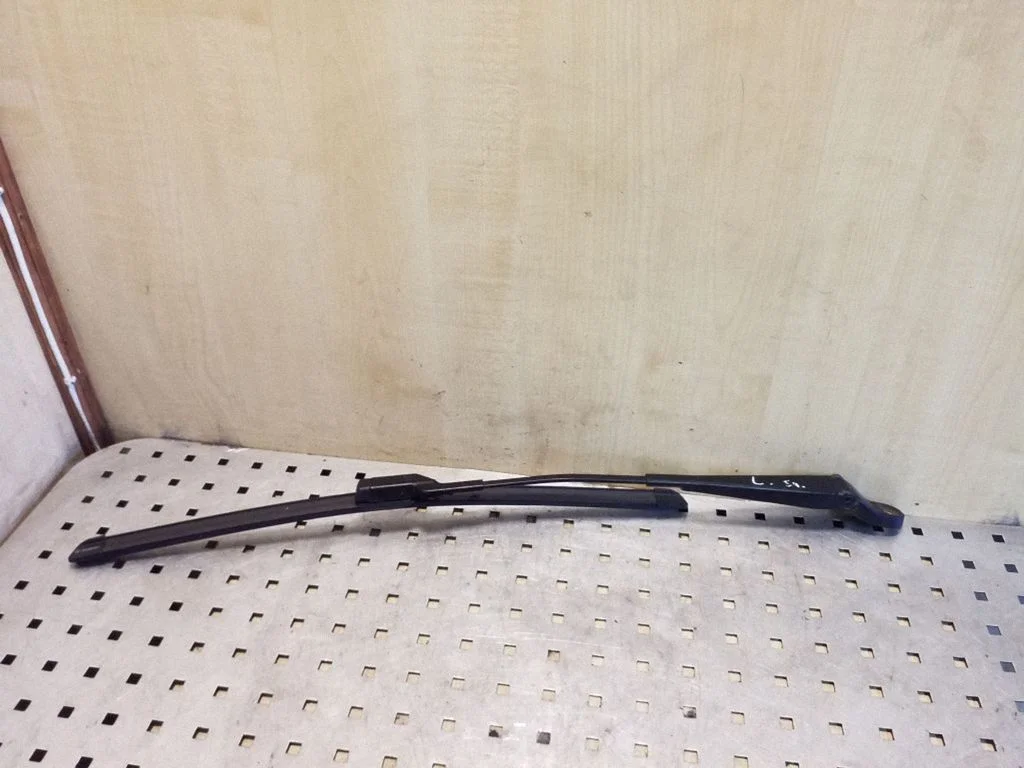 Front wiper blade arm – Skoda Fabia Mk2 (5J) (2007-2014)