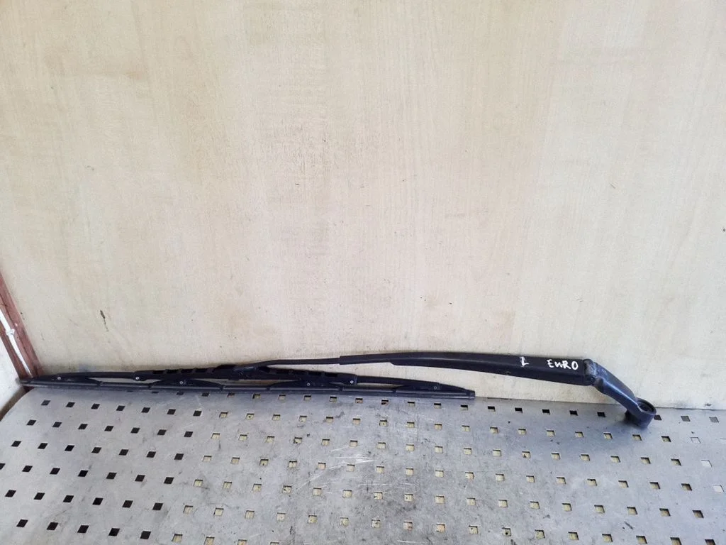 Front wiper blade arm – left