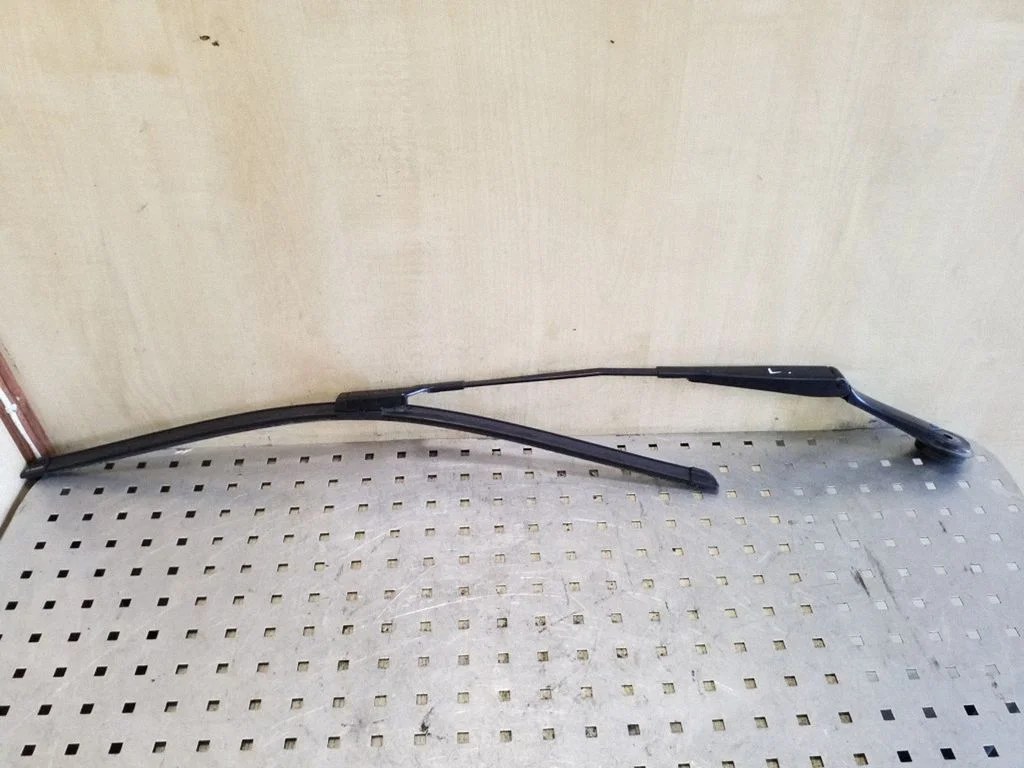 Front wiper blade arm BM5117526AB
