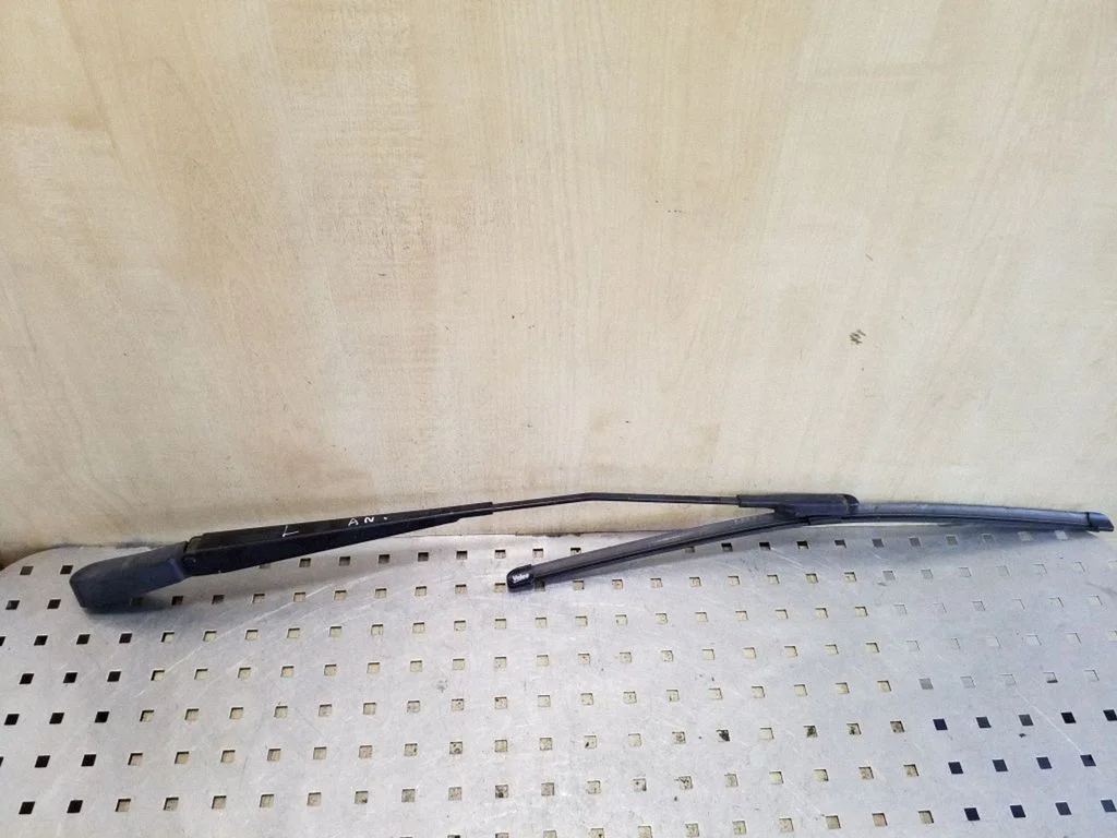 Front wiper blade arm 30655614