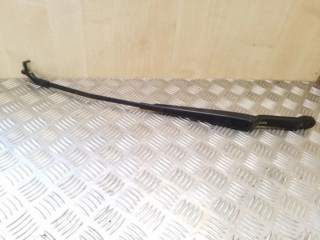 Front wiper blade arm – Renault Espace IV (2002-2014), left