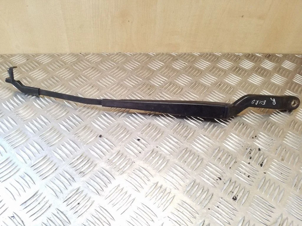 Front wiper blade arm – Renault Espace IV (2002-2014), right