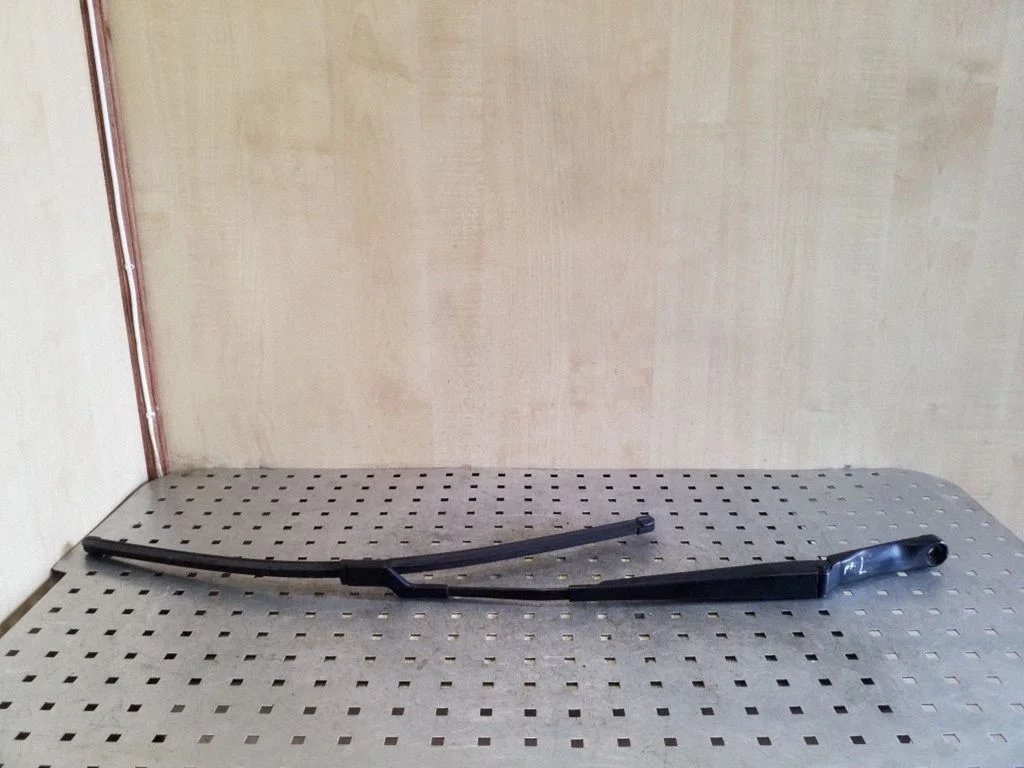 Front wiper blade arm 13289890