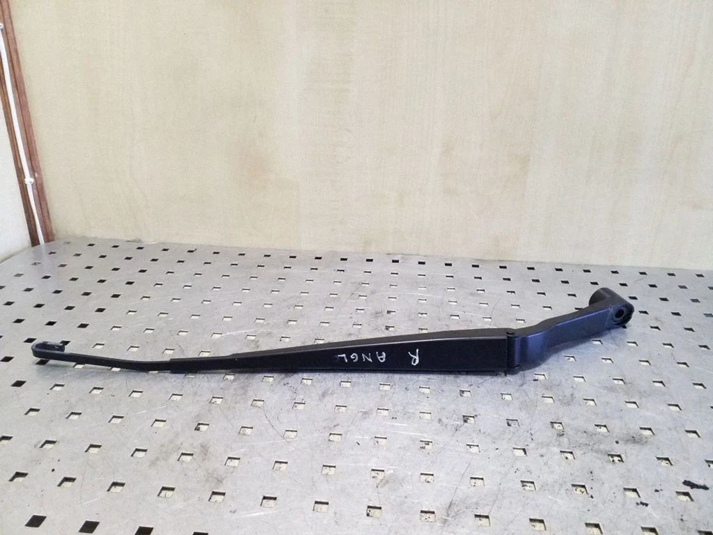 Front wiper blade arm – right