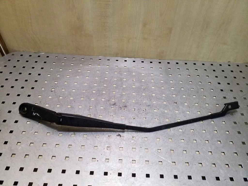 Front wiper blade arm 30753529