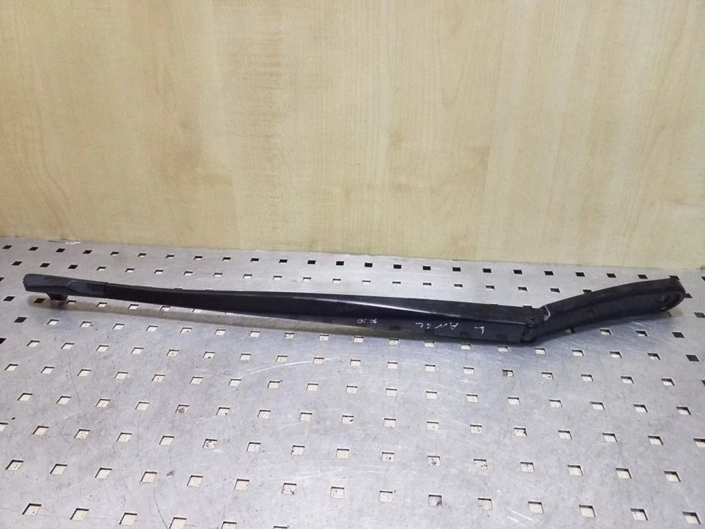 Front wiper blade arm 61617203157