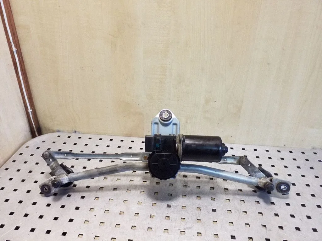 Front wiper linkage