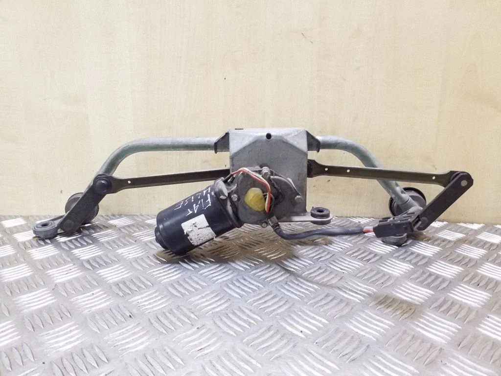 Front wiper linkage