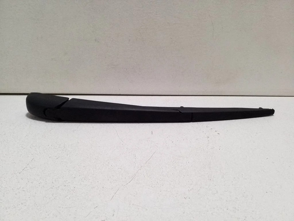 Rear wiper blade arm 0762M7
