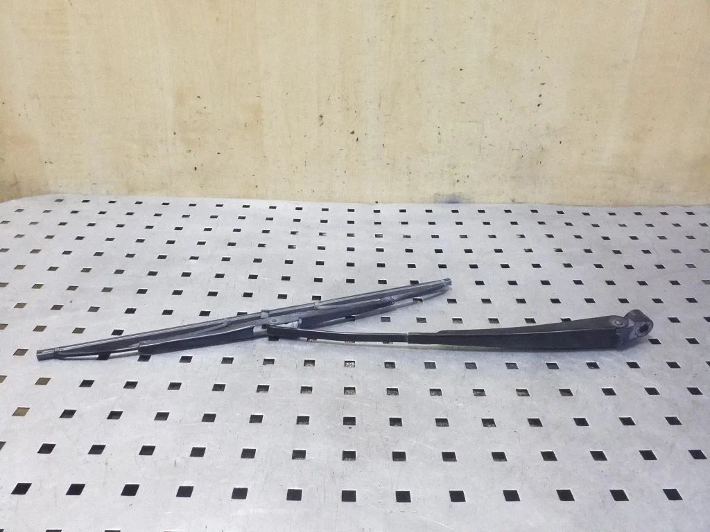 Rear wiper blade arm DK6217C403AB