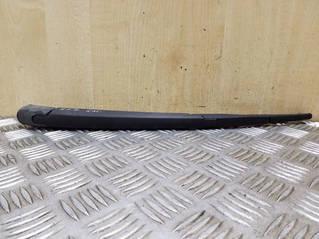 Rear wiper blade arm – Hyundai Santa Fe (2006-2012)