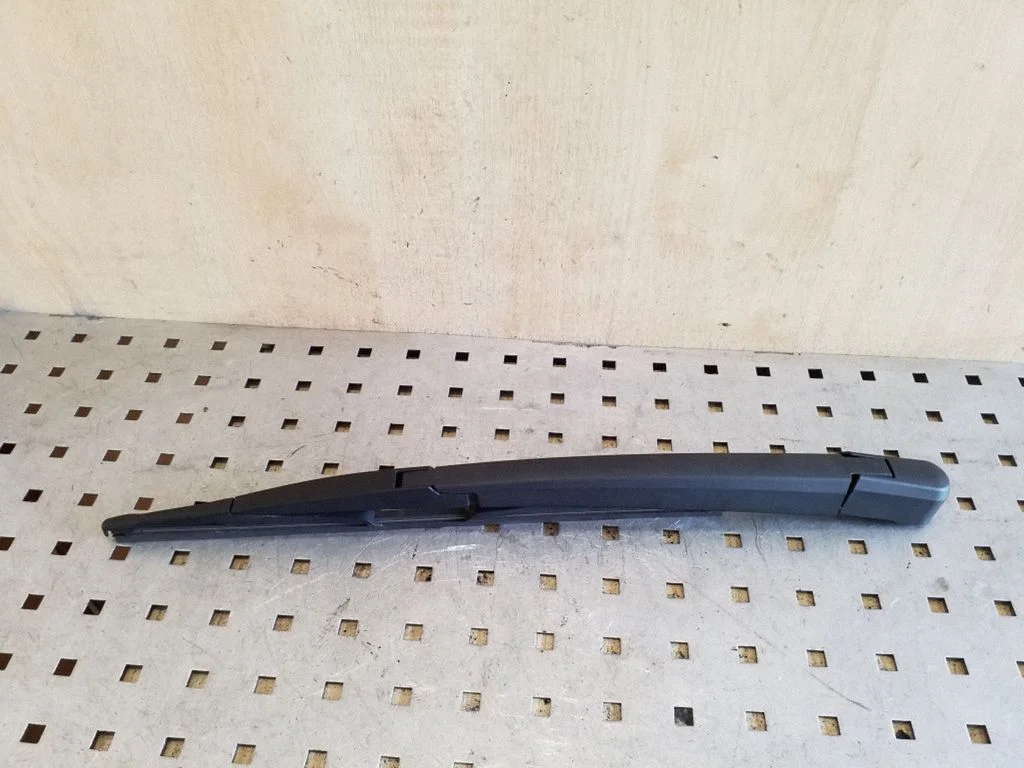 Rear wiper blade arm – Opel Zafira C (2011-2019)