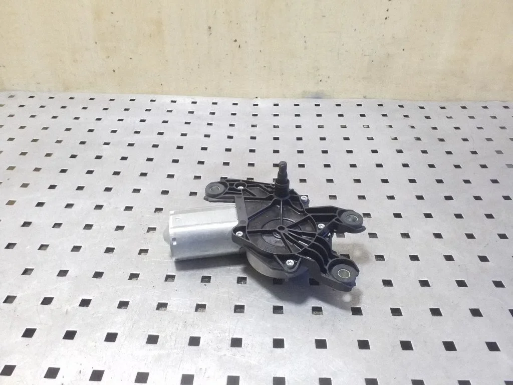 Rear window wiper motor DK6217404AA