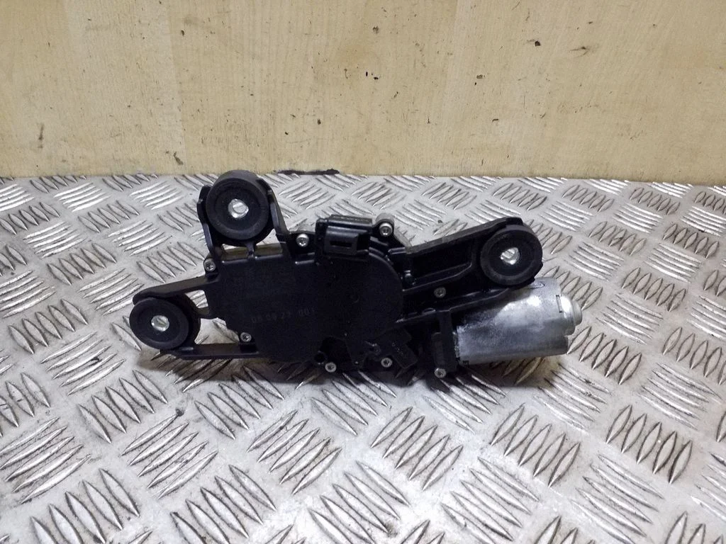 Tagaklaasi kojamehe mootor 0390201854