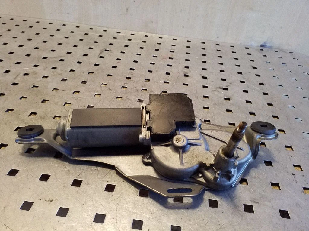 Rear window wiper motor 8513042040