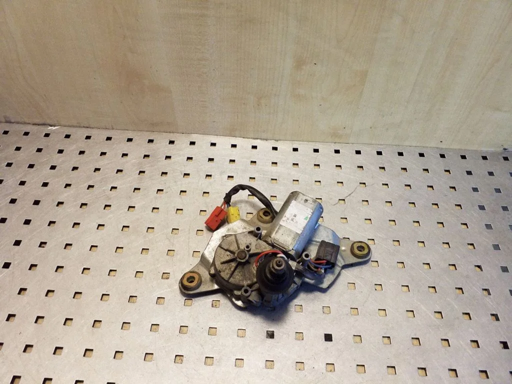 Rear window wiper motor