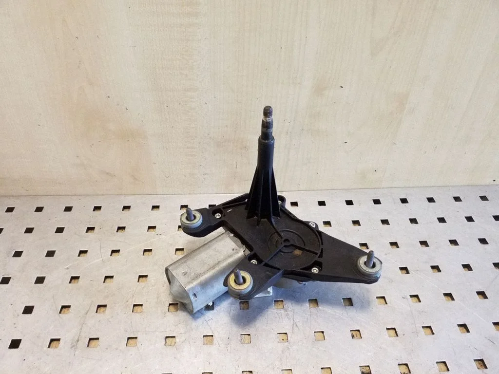 Rear window wiper motor 8200001892C – Renault Laguna II (2001-2007)