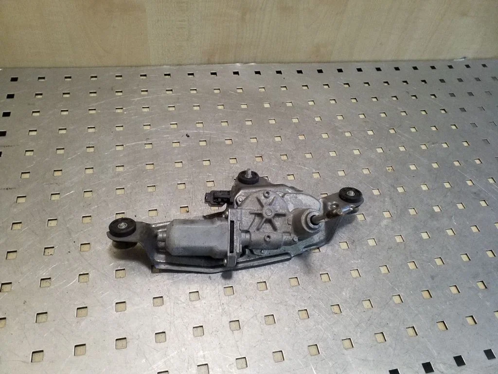 Rear window wiper motor GS2A67450