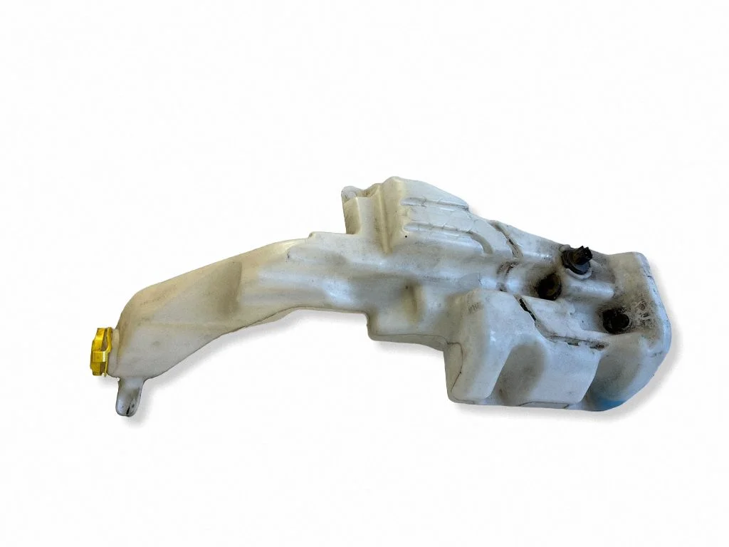Windshield washer fluid reservoir/tank 68104800