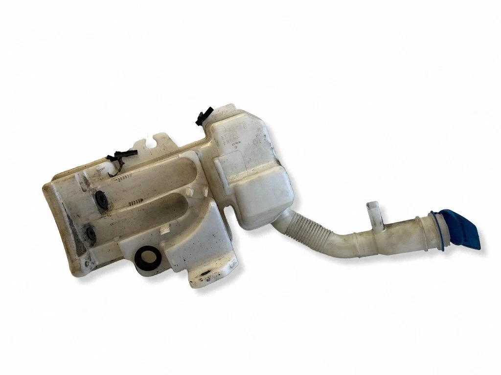 Windshield washer fluid reservoir/tank 8U0955451N