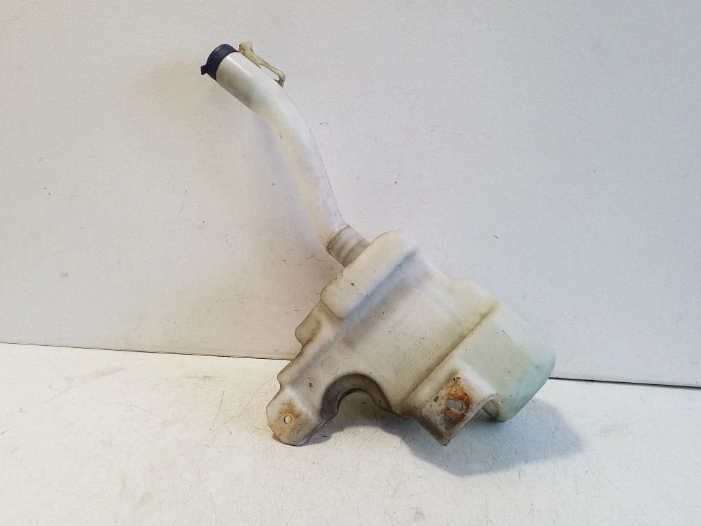 Windshield washer fluid reservoir/tank 51883639