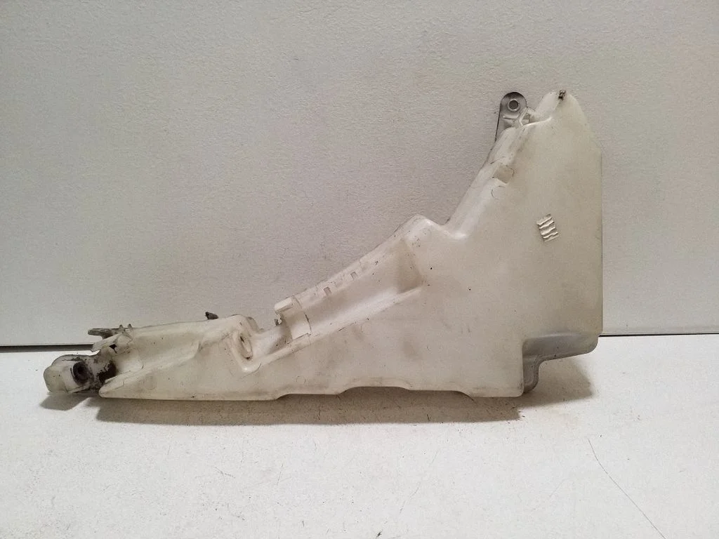 Zbiorniczek spryskiwacza 4F0955453p