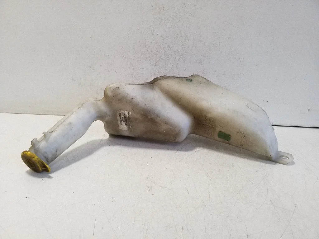 Windshield washer fluid reservoir/tank 90589332