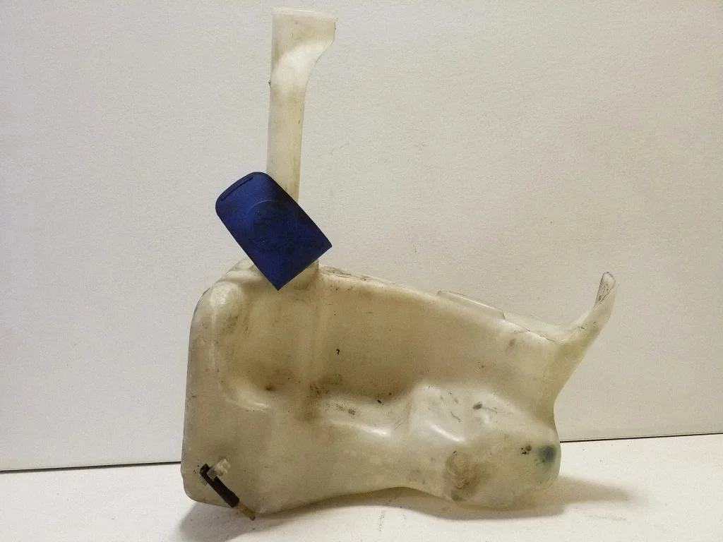 Windshield washer fluid reservoir/tank 701955453