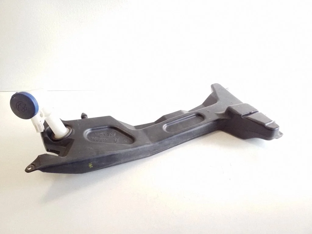 Zbiorniczek spryskiwacza 9676088180 – Citroen C4 Grand Picasso (2013-2018)