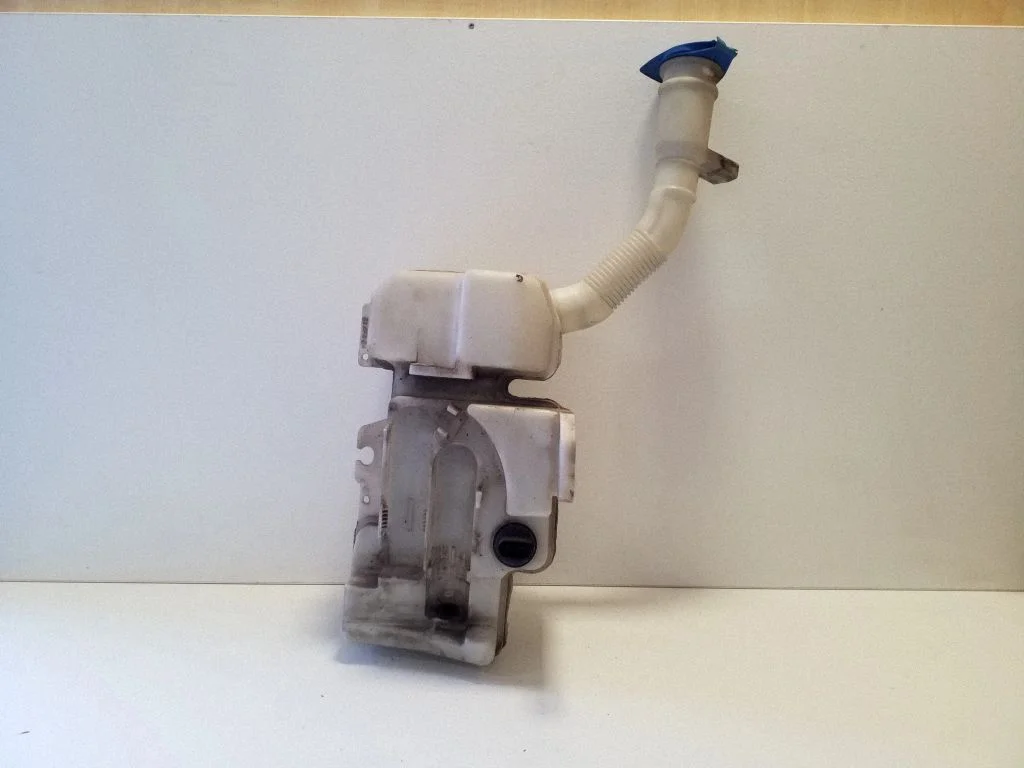 Windshield washer fluid reservoir/tank 8U0955451K
