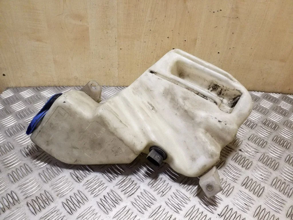 Windshield washer fluid reservoir/tank 4B0955453A