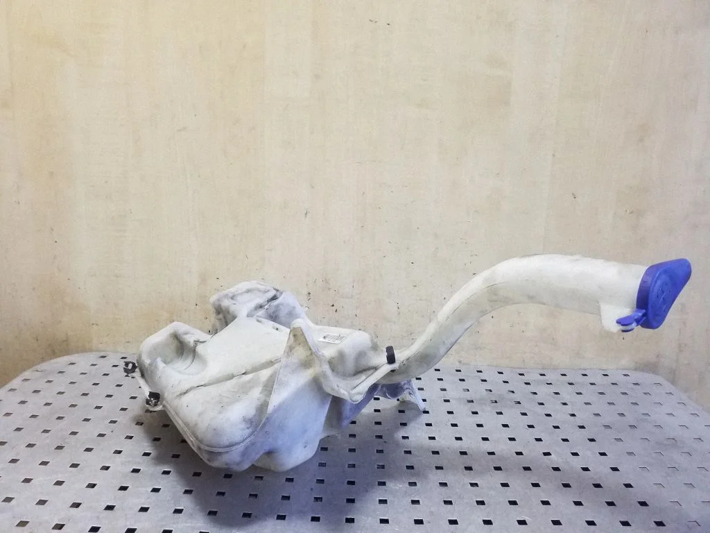 Windshield washer fluid reservoir/tank DS7317B613AE