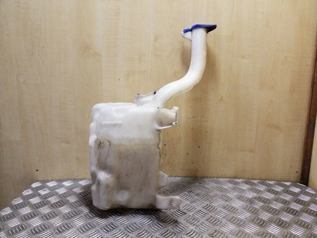 Windshield washer fluid reservoir/tank DS7317B613AG