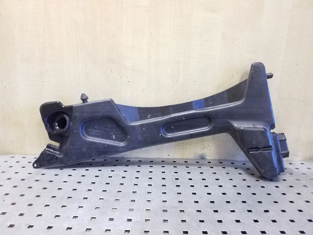 Zbiorniczek spryskiwacza 9676088180 – Citroen C4 Grand Picasso (2013-2018)