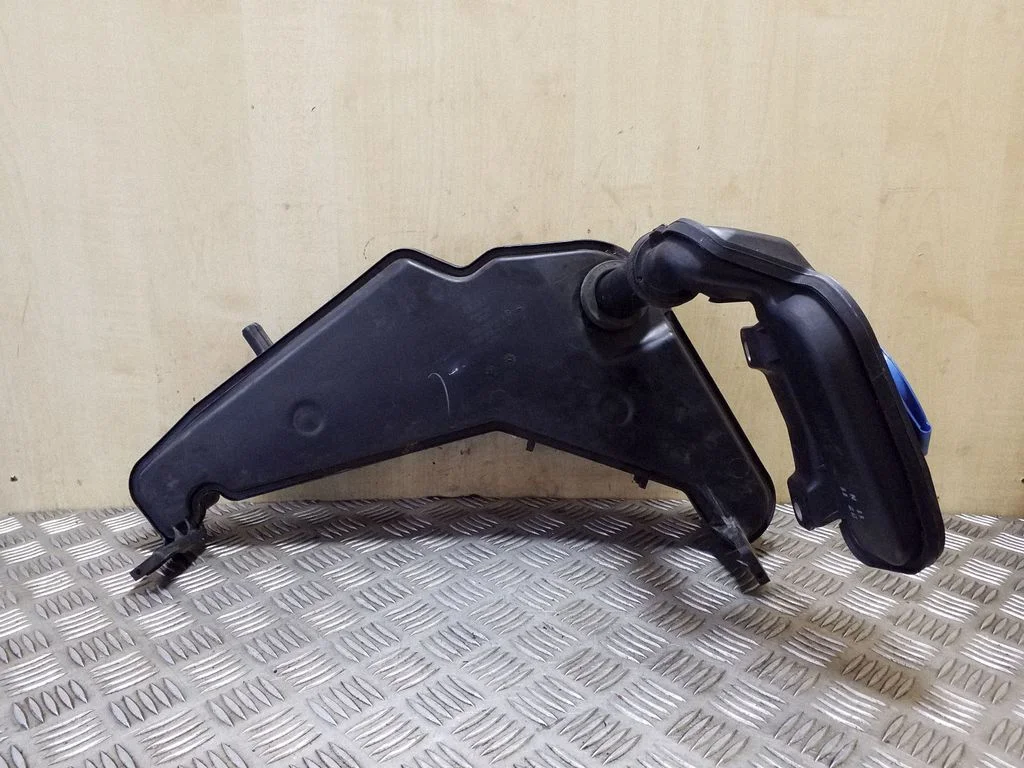 Windshield washer fluid reservoir/tank 8R0955453B