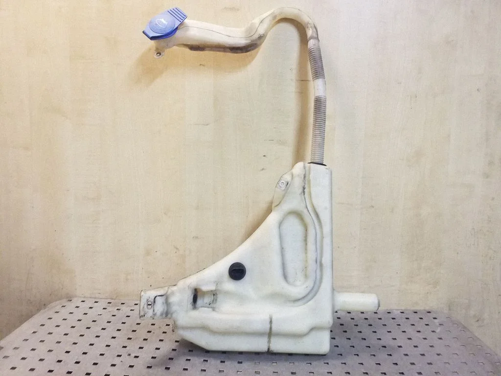 Windshield washer fluid reservoir/tank 4L0955453A