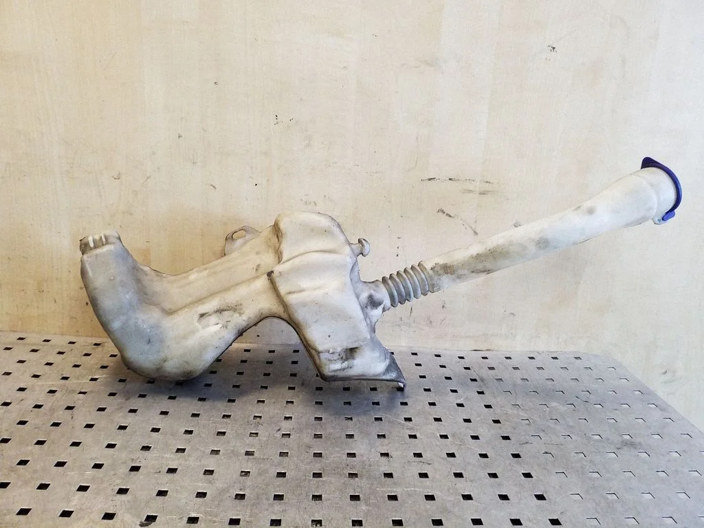 Windshield washer fluid reservoir/tank 9685005580
