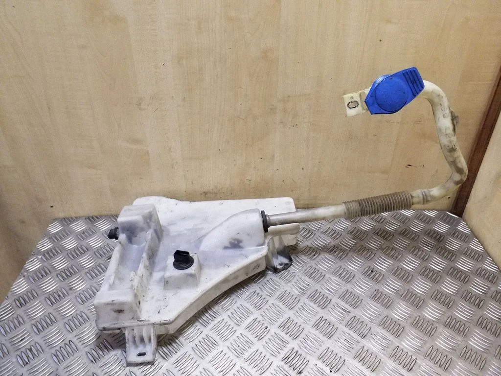Windshield washer fluid reservoir/tank 7P0955453A