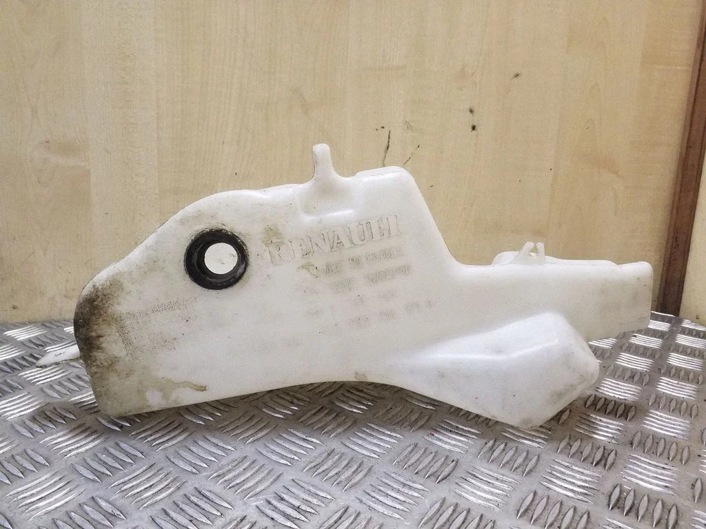 Windshield washer fluid reservoir/tank 7700843902D – Renault Scenic I (1996-2003)
