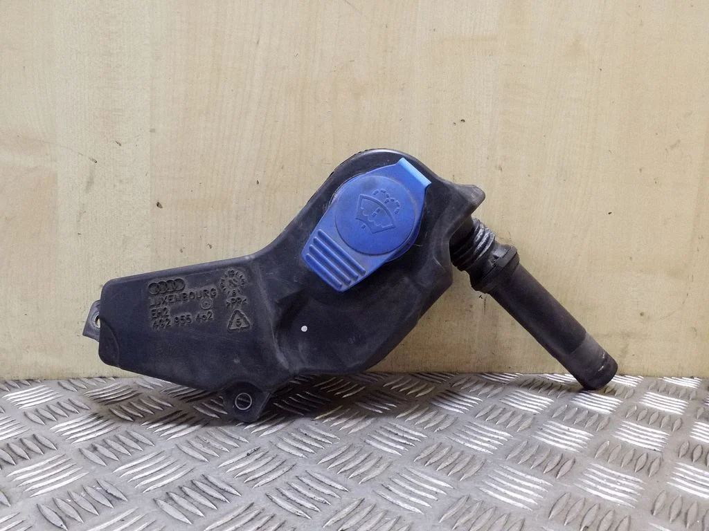 Windshield washer fluid reservoir/tank 4G2955462
