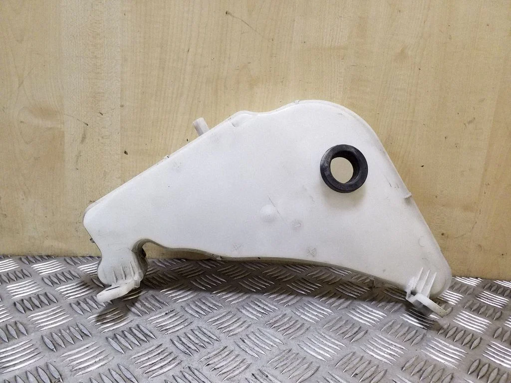 Windshield washer fluid reservoir/tank 4G8955451E