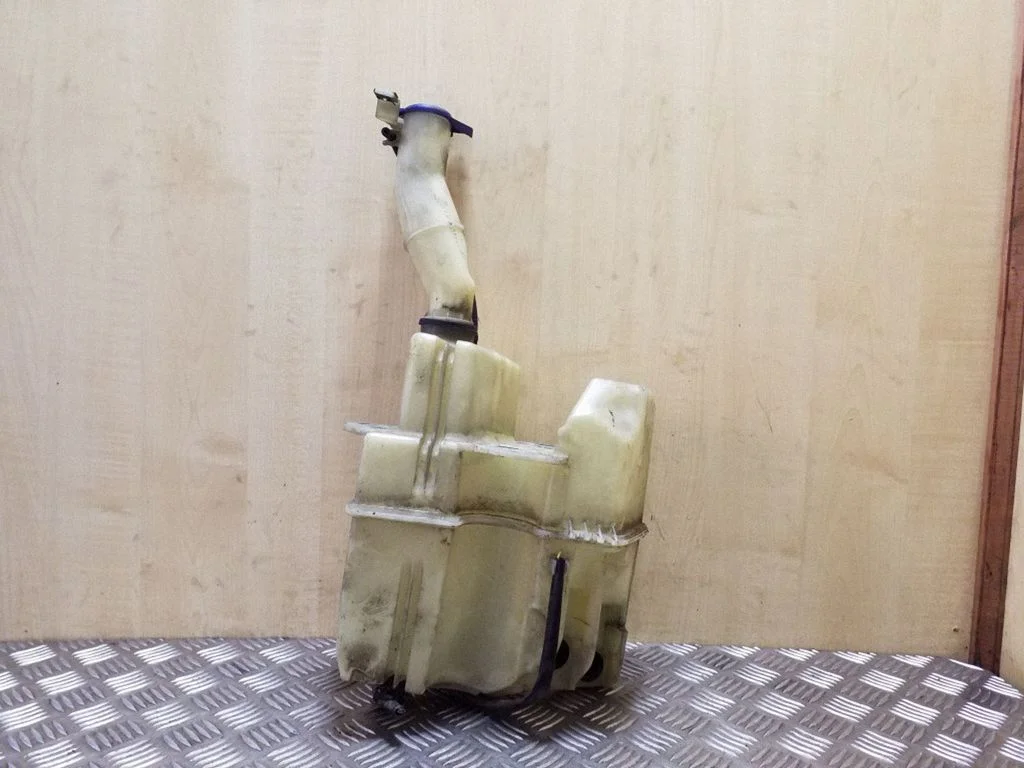 Windshield washer fluid reservoir/tank 9178881