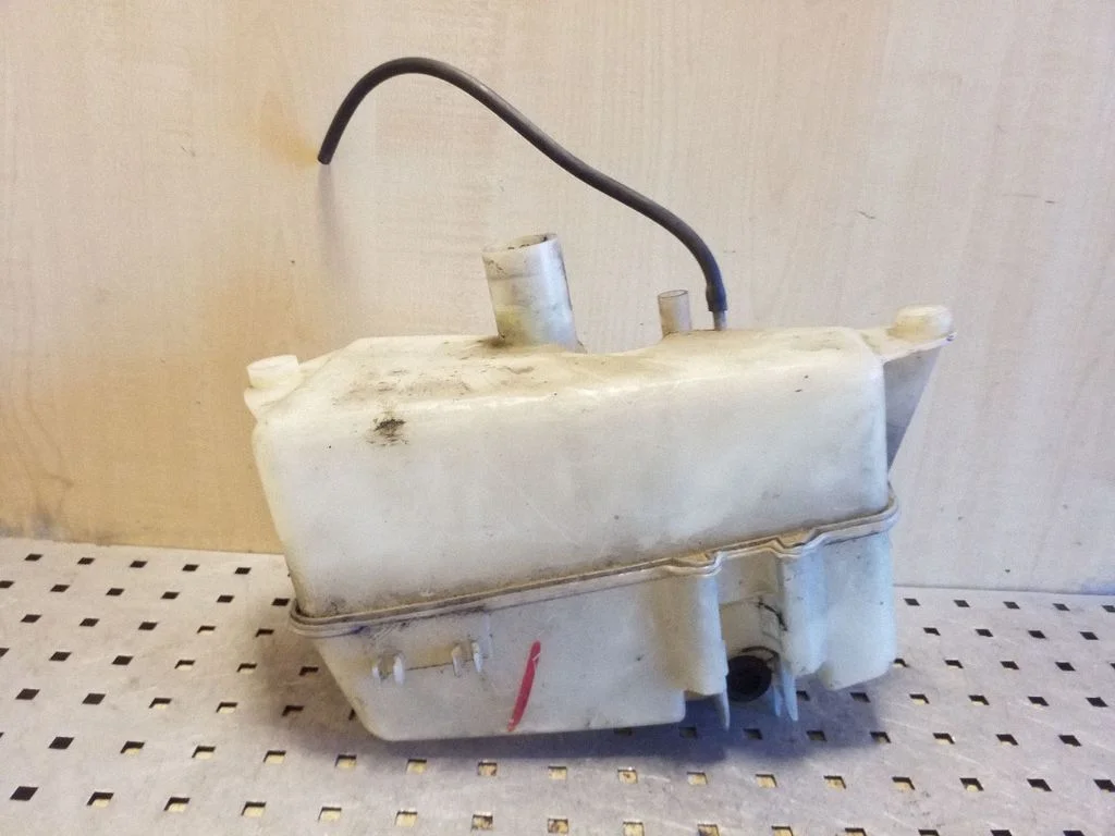 Windshield washer fluid reservoir/tank 9169608